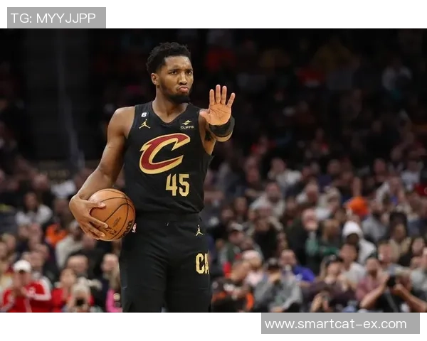 多诺万米切尔:从新秀到全明星的华丽蜕变与未来展望 多诺万米切尔:从新秀到全明星的华丽蜕变与未来展望