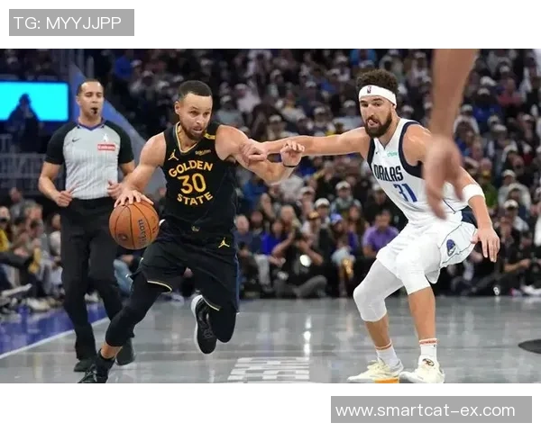 德雷蒙德格林如何在勇士队中扮演核心角色与领导者的双重身份